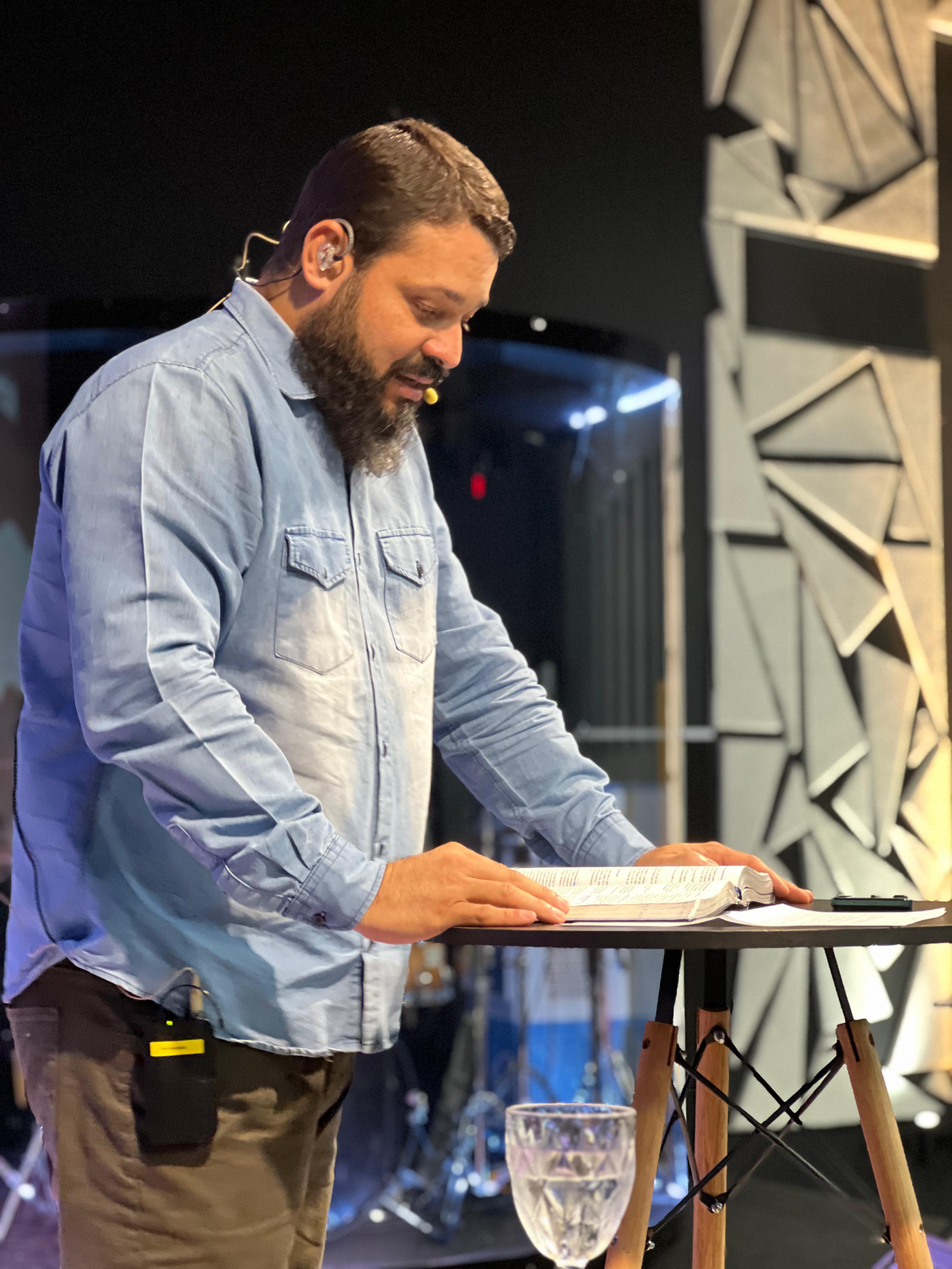 Pr. Rodrigo N. Ferreira